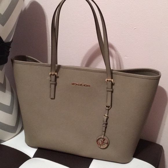MICHAEL Michael Kors Handbags - Michael Kors large jet set 👜tote